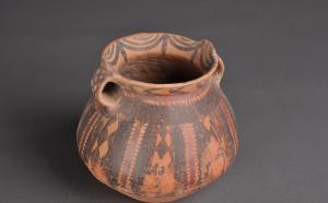 新石器时代马家窑文化半山类型菱格锯齿纹彩陶罐